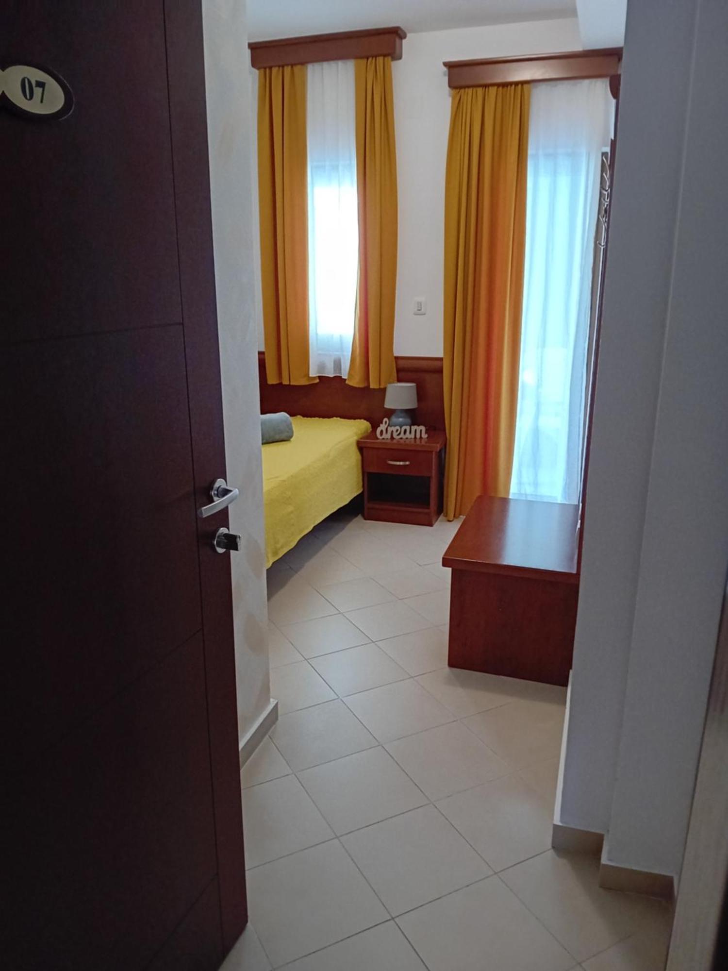 Krapina Lux * Budva